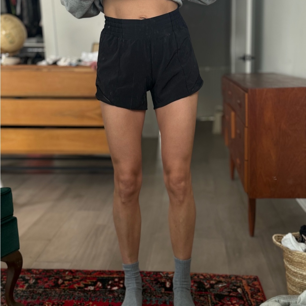 Lululemon High rise hotty hot shorts size 6